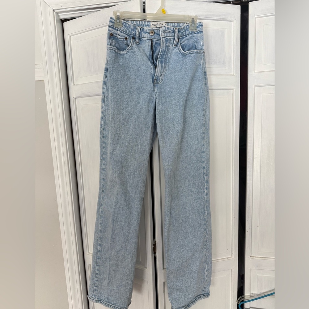 Abercrombie & Fitch Curve Love Straight Leg Jeans